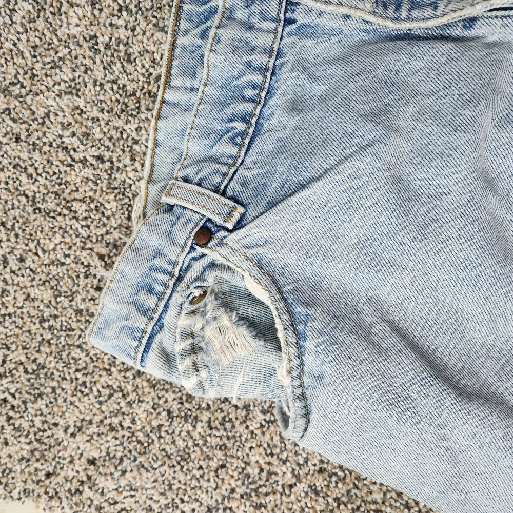 Levi‎ Strauss Signature 540 Relaxed Fit Light Wash Distressed Blue Jeans 38x31